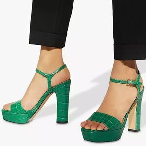 BRAND NEW GUESS WGRESTORE-R CROCODILE EMBOSSED LEATHER PLATFORM SANDALS R3
